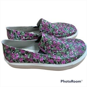 Crocs Floral Shoes Sz 6 Purple Green Boat Shoes Women’s Flats